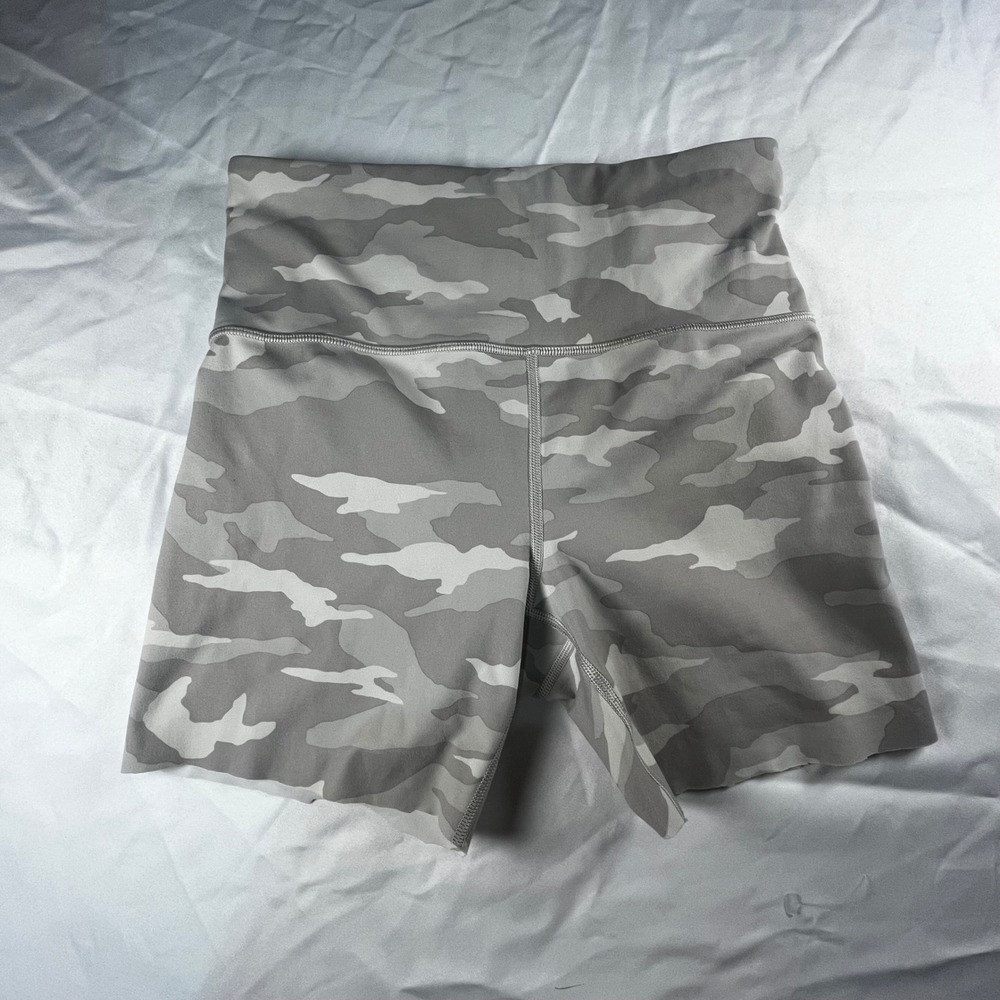 Athleta Elation 7/8 Tight Shorts Womens Small Grey Camo High Rise Athletic Yoga